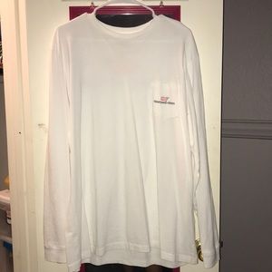 White long sleeve vineyard vines shirt